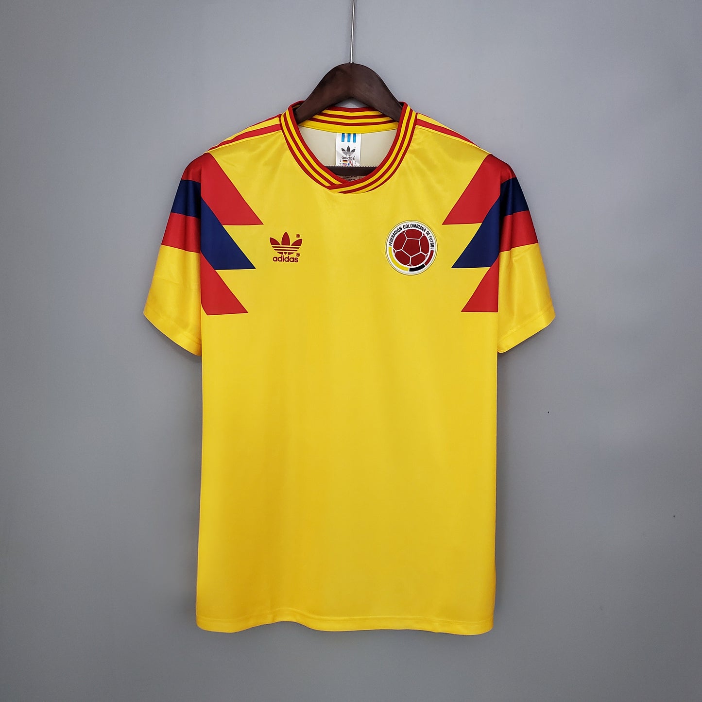 Retro Colombia 1990 Home